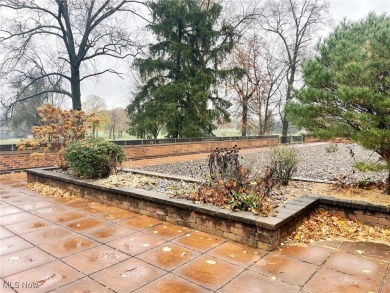 Bright and breezy one bedroom unit on the fifth/top floor in on Shaker Heights Country Club in Ohio - for sale on GolfHomes.com, golf home, golf lot