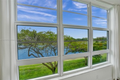 Beautifully renovated 2-bedroom condo sold fully furnished and on Palm-Aire Country Club and Resort - Palms in Florida - for sale on GolfHomes.com, golf home, golf lot