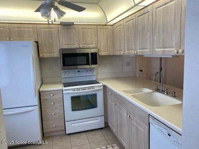 Sun N Green- Melbourne's Premier 55t Complex. Move in ready on Mallards Landing Golf Course in Florida - for sale on GolfHomes.com, golf home, golf lot