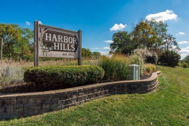 Fabulous Lakefront Home w/ Easy Access To I-70. Enjoy The Lake on Harbor Hills Country Club in Ohio - for sale on GolfHomes.com, golf home, golf lot