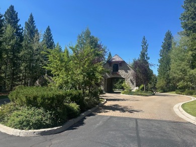 Welcome to FOXWOOD! Such a beautiful property and beautiful on Lake Almanor Country Club in California - for sale on GolfHomes.com, golf home, golf lot
