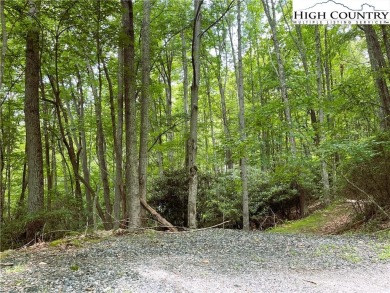 Great lot on a quiet cul de sac. Minutes to the Beech Mountain on Beech Mountain Club in North Carolina - for sale on GolfHomes.com, golf home, golf lot