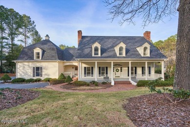 Custom estate home in Pinewild Country Club, perfectly situated on Pinewild Country Club of Pinehurst in North Carolina - for sale on GolfHomes.com, golf home, golf lot