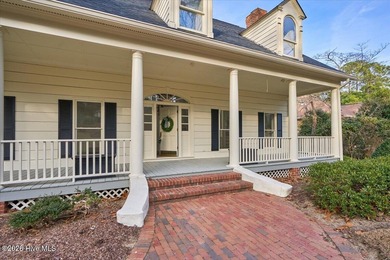 Custom estate home in Pinewild Country Club, perfectly situated on Pinewild Country Club of Pinehurst in North Carolina - for sale on GolfHomes.com, golf home, golf lot