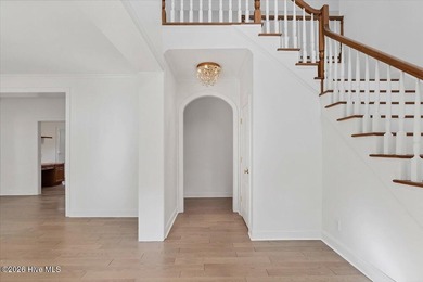 Custom estate home in Pinewild Country Club, perfectly situated on Pinewild Country Club of Pinehurst in North Carolina - for sale on GolfHomes.com, golf home, golf lot