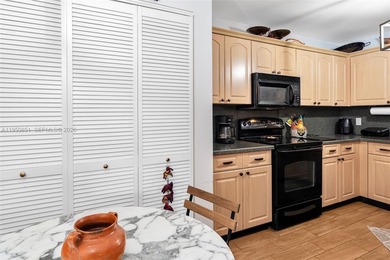 Spacious and rarely available corner unit , 3 bedroom, 2 on Sunrise Lakes Phase IV Golf Course in Florida - for sale on GolfHomes.com, golf home, golf lot