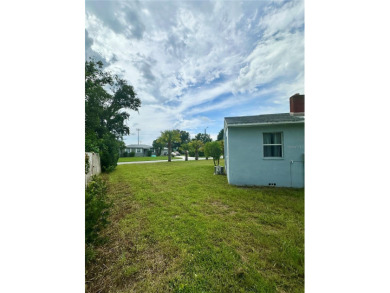 3 bedroom 1 bath on an oversized lot close to everything in on Clearwater Country Club in Florida - for sale on GolfHomes.com, golf home, golf lot