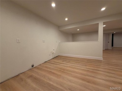 Beautiful custom built 3 bedroom, 2 bath home offers over 2500 on Raintree Country Club in Missouri - for sale on GolfHomes.com, golf home, golf lot