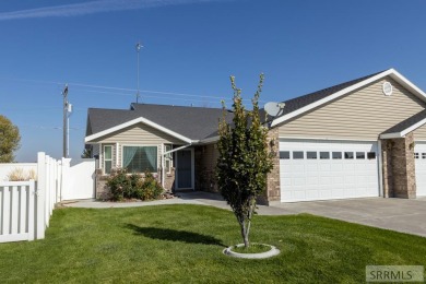 Lovely townhouse in the heart of Blackfoot, near shopping on Blackfoot Municipal Golf Course in Idaho - for sale on GolfHomes.com, golf home, golf lot