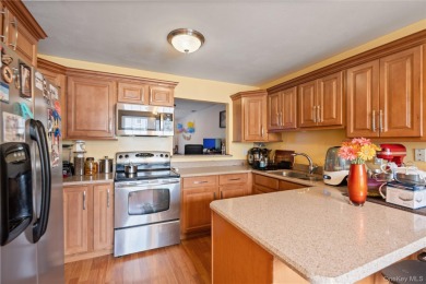 WELCOME To Your Move In Ready Almost New Townhome In Stratford on Bethpage State Park Golf Course - Black in New York - for sale on GolfHomes.com, golf home, golf lot