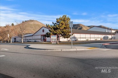 Amazing North End gem located in the heart of the Sunset on Quail Hollow Golf Club in Idaho - for sale on GolfHomes.com, golf home, golf lot