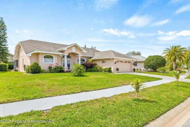 Must see this gorgeous and well maintained home.Split plan on Heritage Pines Country Club in Florida - for sale on GolfHomes.com, golf home, golf lot