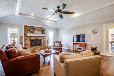 ***SELLER OFFERING $5000 IN CONCESSIONS!!!  This charming on LakeRidge Country Club in Texas - for sale on GolfHomes.com, golf home, golf lot