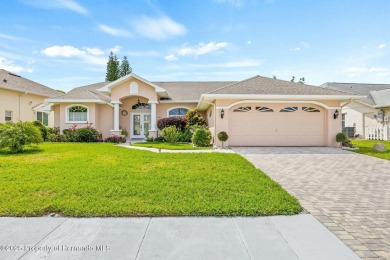 Must see this gorgeous and well maintained home.Split plan on Heritage Pines Country Club in Florida - for sale on GolfHomes.com, golf home, golf lot