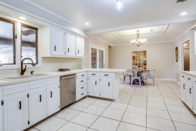 ***SELLER OFFERING $5000 IN CONCESSIONS!!!  This charming on LakeRidge Country Club in Texas - for sale on GolfHomes.com, golf home, golf lot