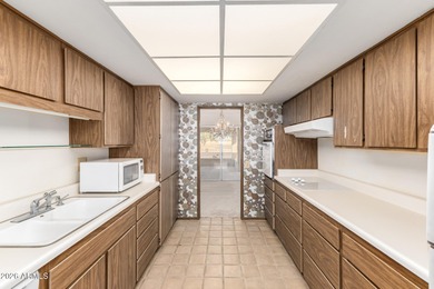 Located right on the golf course, this great 3-bedroom, 2 bath on Sun City-Willow Creek / Willow Brook  in Arizona - for sale on GolfHomes.com, golf home, golf lot