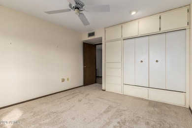 Located right on the golf course, this great 3-bedroom, 2 bath on Sun City-Willow Creek / Willow Brook  in Arizona - for sale on GolfHomes.com, golf home, golf lot