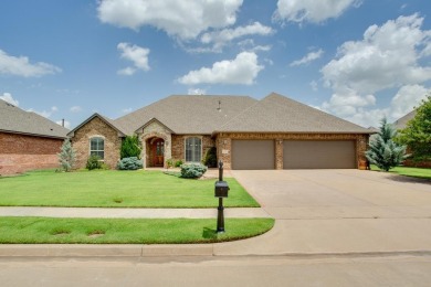 Built in 2008 by renowned builder Lynn Unruh, this stunning on Pheasant Run in Oklahoma - for sale on GolfHomes.com, golf home, golf lot