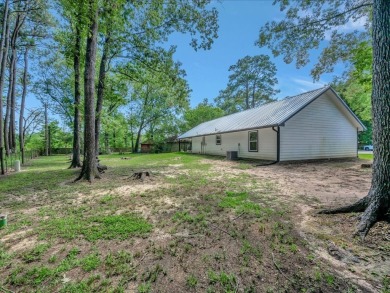 Charming Move-In Ready Home in the Heart of Diboll! on Neches Pines Golf Course in Texas - for sale on GolfHomes.com, golf home, golf lot