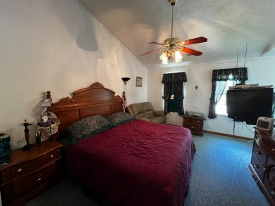 Embrace the potential of this charming home in the sought-after on Hidden Valley Golf Club in Indiana - for sale on GolfHomes.com, golf home, golf lot