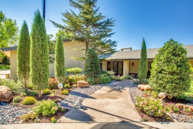 Beautifully renovated to perfection several years ago and has on Oakwood Country Club in Oklahoma - for sale on GolfHomes.com, golf home, golf lot