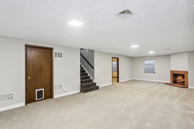 Welcome to the desirable Villas at Crestview Country Club! This on Crestview Country Club in Kansas - for sale on GolfHomes.com, golf home, golf lot
