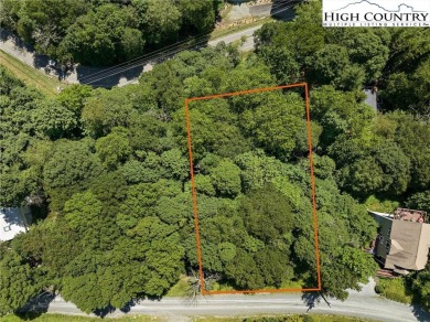 GREAT PRICE ON A LONG RANGE VIEW LOT! CONVENIENT CENTRAL on Beech Mountain Club in North Carolina - for sale on GolfHomes.com, golf home, golf lot