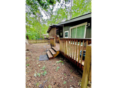 Hurry to see this Absolutely adorable little 3 bed/ 2 and 1/2 on DeSoto Golf Course in Arkansas - for sale on GolfHomes.com, golf home, golf lot