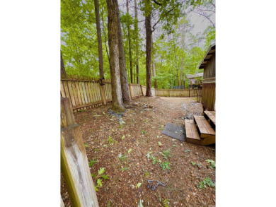 Hurry to see this Absolutely adorable little 3 bed/ 2 and 1/2 on DeSoto Golf Course in Arkansas - for sale on GolfHomes.com, golf home, golf lot