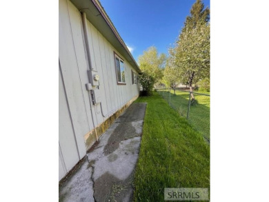 Single level home, with corner lot in town. In the last few on Salmon Valley Golf Course in Idaho - for sale on GolfHomes.com, golf home, golf lot