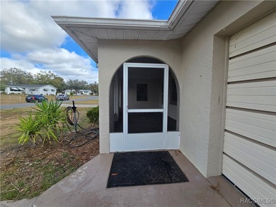 A cozy little 2 bedroom 2 bath home perfect for a young couple on Brentwood Farms Golf Club in Florida - for sale on GolfHomes.com, golf home, golf lot