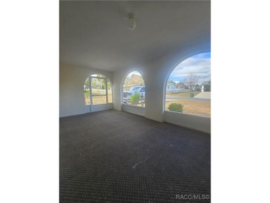 A cozy little 2 bedroom 2 bath home perfect for a young couple on Brentwood Farms Golf Club in Florida - for sale on GolfHomes.com, golf home, golf lot