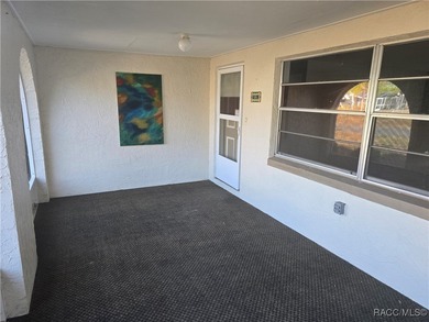 A cozy little 2 bedroom 2 bath home perfect for a young couple on Brentwood Farms Golf Club in Florida - for sale on GolfHomes.com, golf home, golf lot