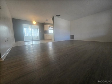 A cozy little 2 bedroom 2 bath home perfect for a young couple on Brentwood Farms Golf Club in Florida - for sale on GolfHomes.com, golf home, golf lot