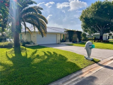 This 3 Bedroom, 2 Bathroom, 1929 Sq Ft, totally renovated House on Martin County Golf Course in Florida - for sale on GolfHomes.com, golf home, golf lot