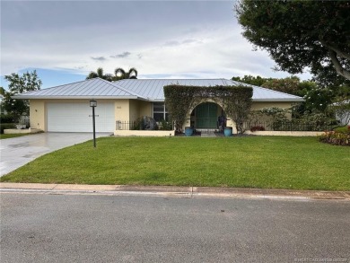 This 3 Bedroom, 2 Bathroom, 1929 Sq Ft, totally renovated House on Martin County Golf Course in Florida - for sale on GolfHomes.com, golf home, golf lot