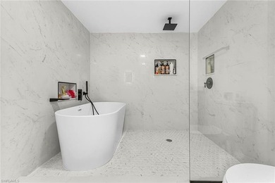 This Stunning McGregor Home is now FOR SALE! Nestled in the on Fort Myers Country Club in Florida - for sale on GolfHomes.com, golf home, golf lot