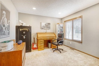 Meticulously maintained 4 bed 3 bath townhome in Sterling South on The Wilds Golf Club in Minnesota - for sale on GolfHomes.com, golf home, golf lot