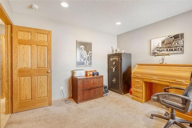 Meticulously maintained 4 bed 3 bath townhome in Sterling South on The Wilds Golf Club in Minnesota - for sale on GolfHomes.com, golf home, golf lot