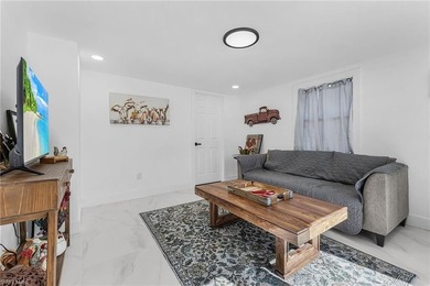 This Stunning McGregor Home is now FOR SALE! Nestled in the on Fort Myers Country Club in Florida - for sale on GolfHomes.com, golf home, golf lot