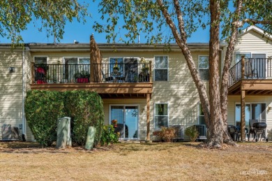 Beautifully Updated Ranch Townhome with Private Pond and golf on The Links at Carillon in Illinois - for sale on GolfHomes.com, golf home, golf lot