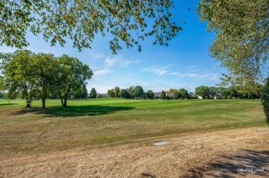 Beautifully Updated Ranch Townhome with Private Pond and golf on The Links at Carillon in Illinois - for sale on GolfHomes.com, golf home, golf lot