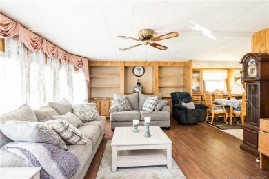 Very spacious two bedroom, two bath manufactured home in on Heritage Ridge Golf Club in Florida - for sale on GolfHomes.com, golf home, golf lot