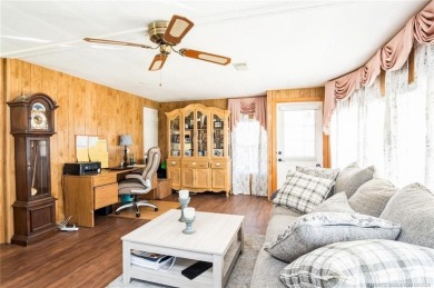 Very spacious two bedroom, two bath manufactured home in on Heritage Ridge Golf Club in Florida - for sale on GolfHomes.com, golf home, golf lot