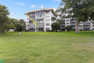 Ground Floor King Unit on Beautiful Oaks Way! This 3 Bedroom 2 on Palm-Aire Country Club and Resort - The Oaks in Florida - for sale on GolfHomes.com, golf home, golf lot