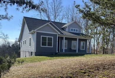 Well built & maintained 4 BR, 3.5 BA home on 4.36 acres. Wooded on Barren River State Park Golf Course in Kentucky - for sale on GolfHomes.com, golf home, golf lot