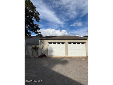 Discover this stunning 3-bedroom, 3-bath townhouse with a 2-car on Woodlake Country Club in North Carolina - for sale on GolfHomes.com, golf home, golf lot