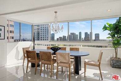 Newly remodeled Stunning Contemporary 5 bed/4.5 bath with on Los Angeles Country Club in California - for sale on GolfHomes.com, golf home, golf lot