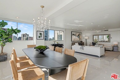 Newly remodeled Stunning Contemporary 5 bed/4.5 bath with on Los Angeles Country Club in California - for sale on GolfHomes.com, golf home, golf lot