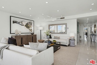 Newly remodeled Stunning Contemporary 5 bed/4.5 bath with on Los Angeles Country Club in California - for sale on GolfHomes.com, golf home, golf lot